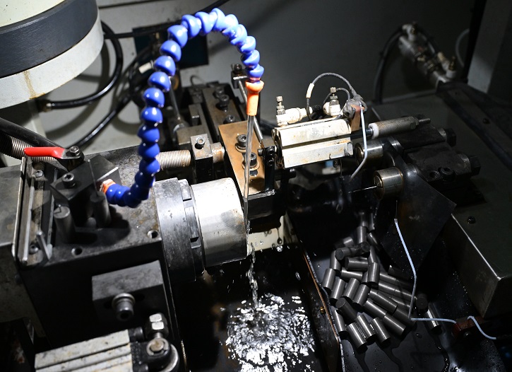 Choosing Permanent Magnets for Robotics: Why Bonded NdFeB Is Ideal for Precision Motion Systems 5 Precision machining process for bonded NdFeB magnets